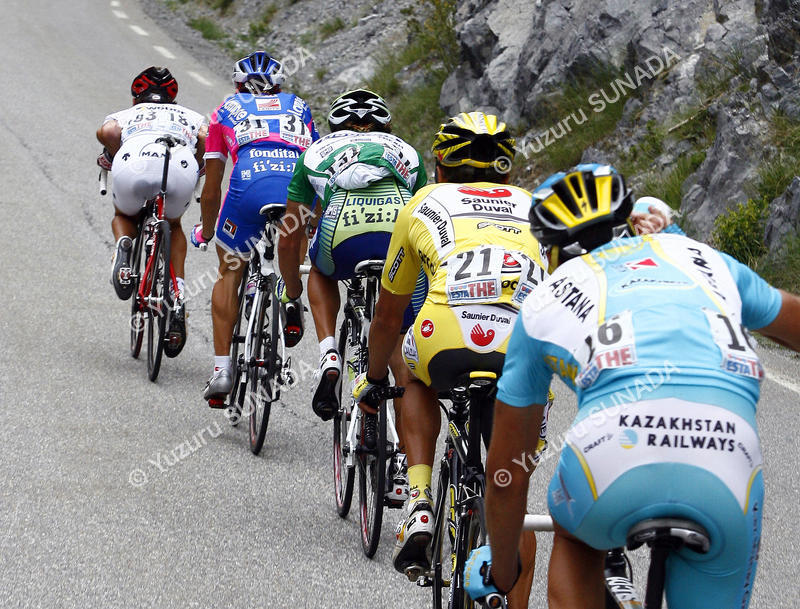 Breakaway on Col d'Izoard201p.jpg